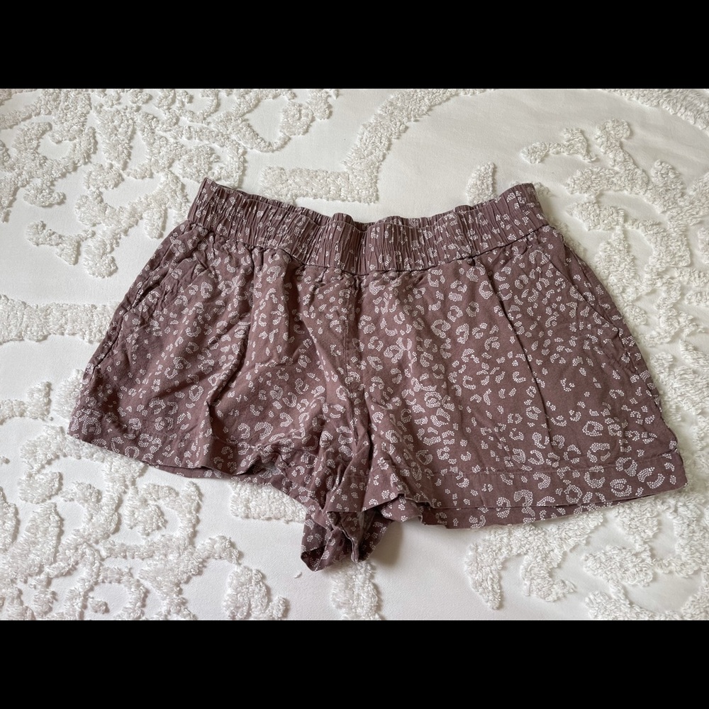 Universal Thread shorts